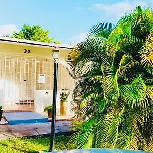 Apartment Sugalove 30 Flamboyant Ave, Saint James